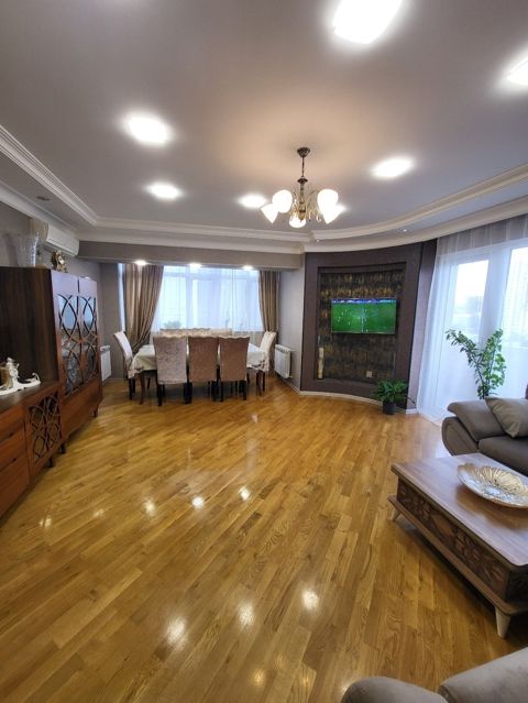 Satılır 3 otaqlı yeni tikili 107 m² — Bakı