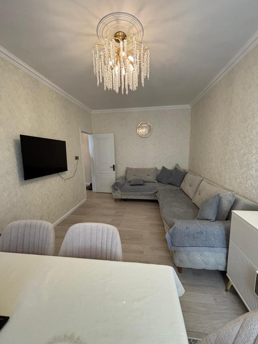 Satılır 2 otaqlı köhnə tikili 61 m² — Mənzil, Bakı (5)