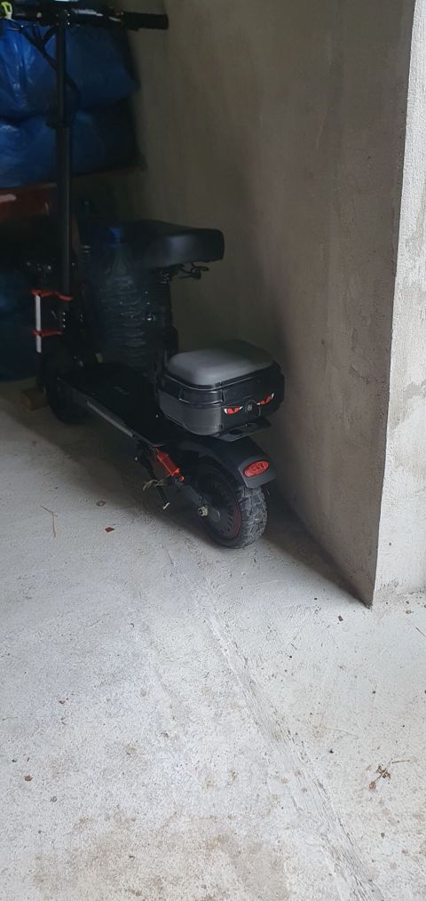 Güclü elektrik skuteri + dəbilqə Məhsul təsviri: - Şəhər və kənd — 690 ₼ · Digah · Skuterlər Güclü elektrik skuteri + dəbilqə Məhsul təsviri: - Şəhər və kənd — Digah