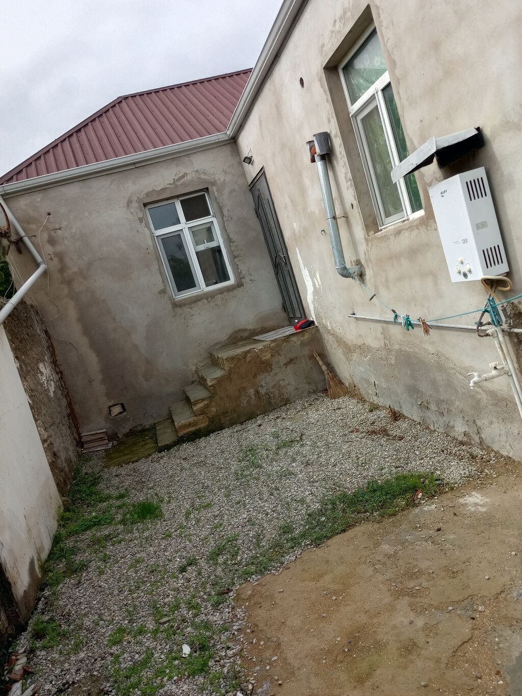 Ev kirayə verilir Aleli adama verlirr kira 300 — Ev, villa, Bakı