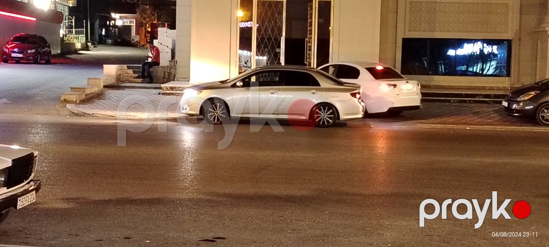 Toyota Corolla, gümüş rəng, istifadə olunmuş 77-HF-471 — Avtomobillər, Sumqayıt (13)
