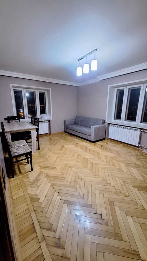 İcarəyə verilir 3 otaqlı köhnə tikili 80 m² — Bakı