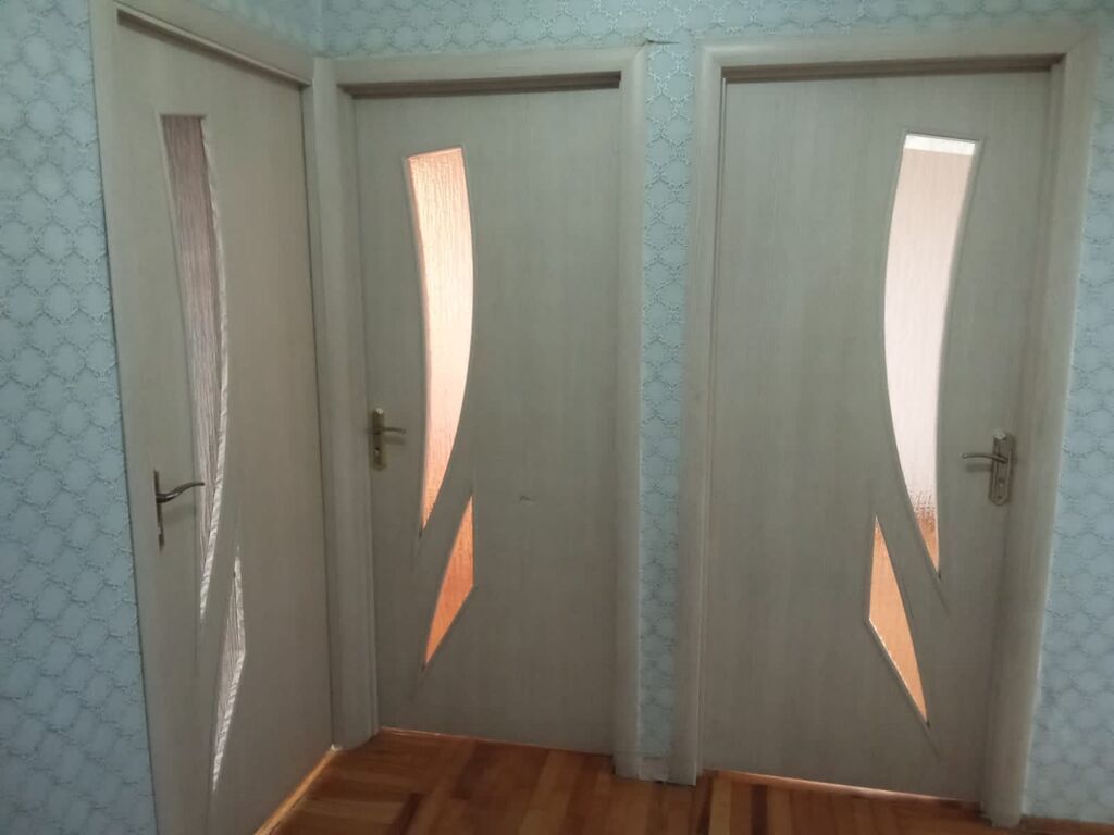 Qapılar .3 ədəd. Cəmi 130 azn Eni 85 Hunduru 2.05. Vasmoy 3798mm — Pəncərələr, qapılar, balkonlar, Bakı