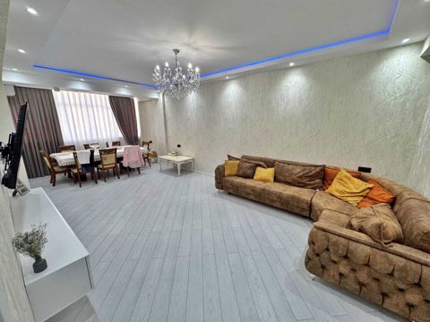 Satılır 4 otaqlı yeni tikili 135 m² — 285 000 ₼ · 4 rooms · 135 m² · floor 13/15 · Bakı · Mənzil Satılır 4 otaqlı yeni tikili 135 m² — Bakı