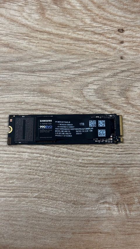 Samsung 990 Evo (5000) mb/s sürət Orjinall SSD — 299 ₼ · Bakı · Kompüterlər və noutbuklar Samsung 990 Evo (5000) mb/s sürət Orjinall SSD — Bakı