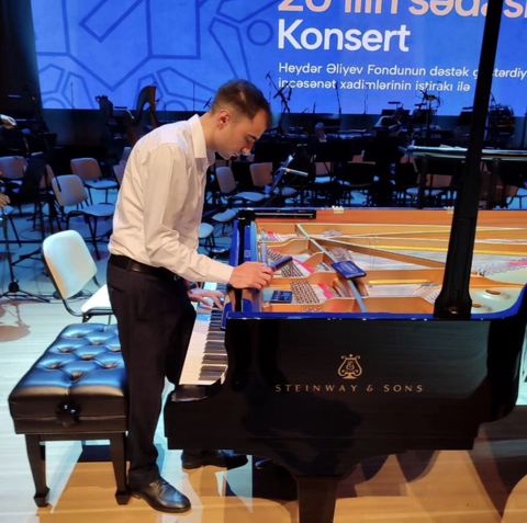 Royal & Pianino Köklənməsi Peşəkar pianino və royal — Bakı