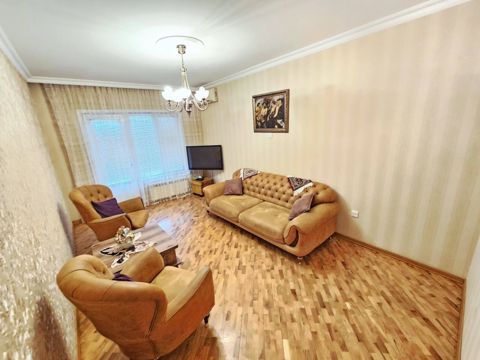 Satılır 4 otaqlı köhnə tikili 120 m² — Bakı