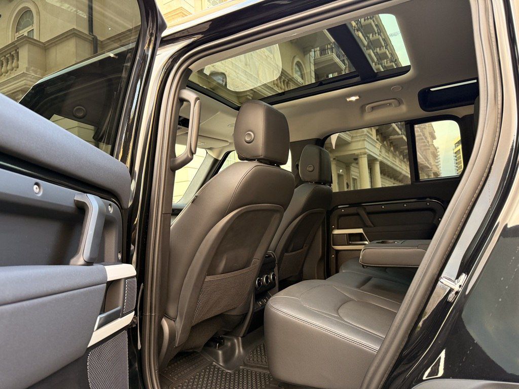 Land Rover Defender, 2.0 L, 2022 il, 49 000 km — Avtomobillər, Bakı (12)
