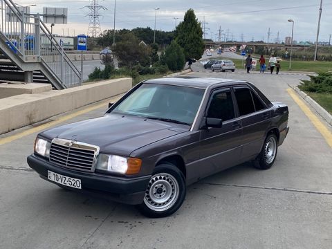 Mercedes 190, 2.0 L, 1990 il, 275 000 km — 4 100 ₼ · Bakı · Avtomobillər Mercedes 190, 2.0 L, 1990 il, 275 000 km — Bakı