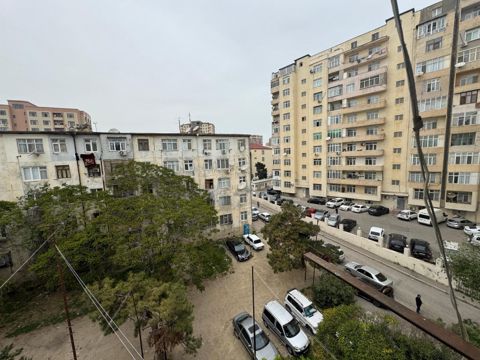 Satılır 2 otaqlı köhnə tikili 55 m² — Bakı