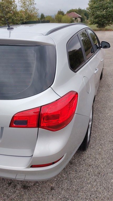 Opel Astra, 1.4 L, 2011 il, 238 000 km — Avtomobillər, Qusar (5)