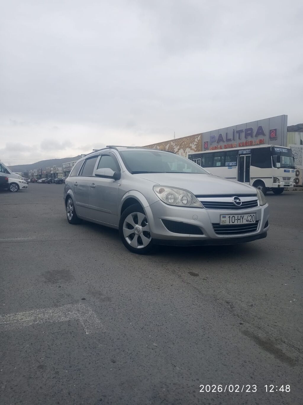 Opel Astra Caravan (universaı), gümüşü rəng. Xüsusiyyətlər: - Kuzov 10-HY-420 — Avtomobillər, Salyan (2)