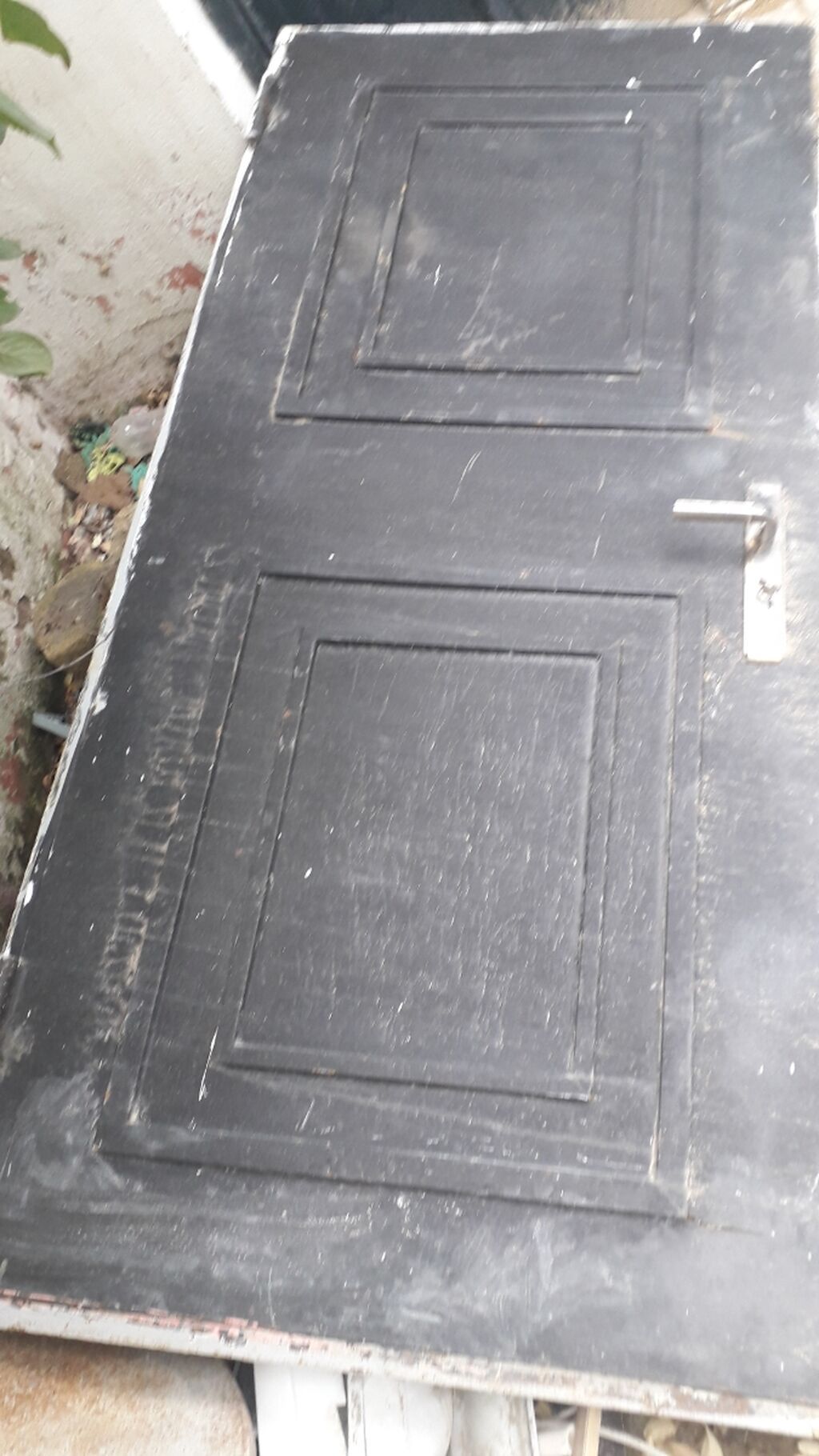 Qapı – qara rəng, dəstək və kilid yeri ilə - Material: Ağaş əsaslı — Pəncərələr, qapılar, balkonlar, Masazır (2)