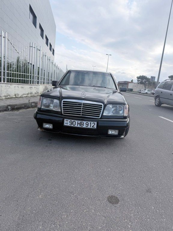 Mercedes E 200, 2.0 L, 1993 il, 250 000 km 90-HB-912 — Avtomobillər, Bakı