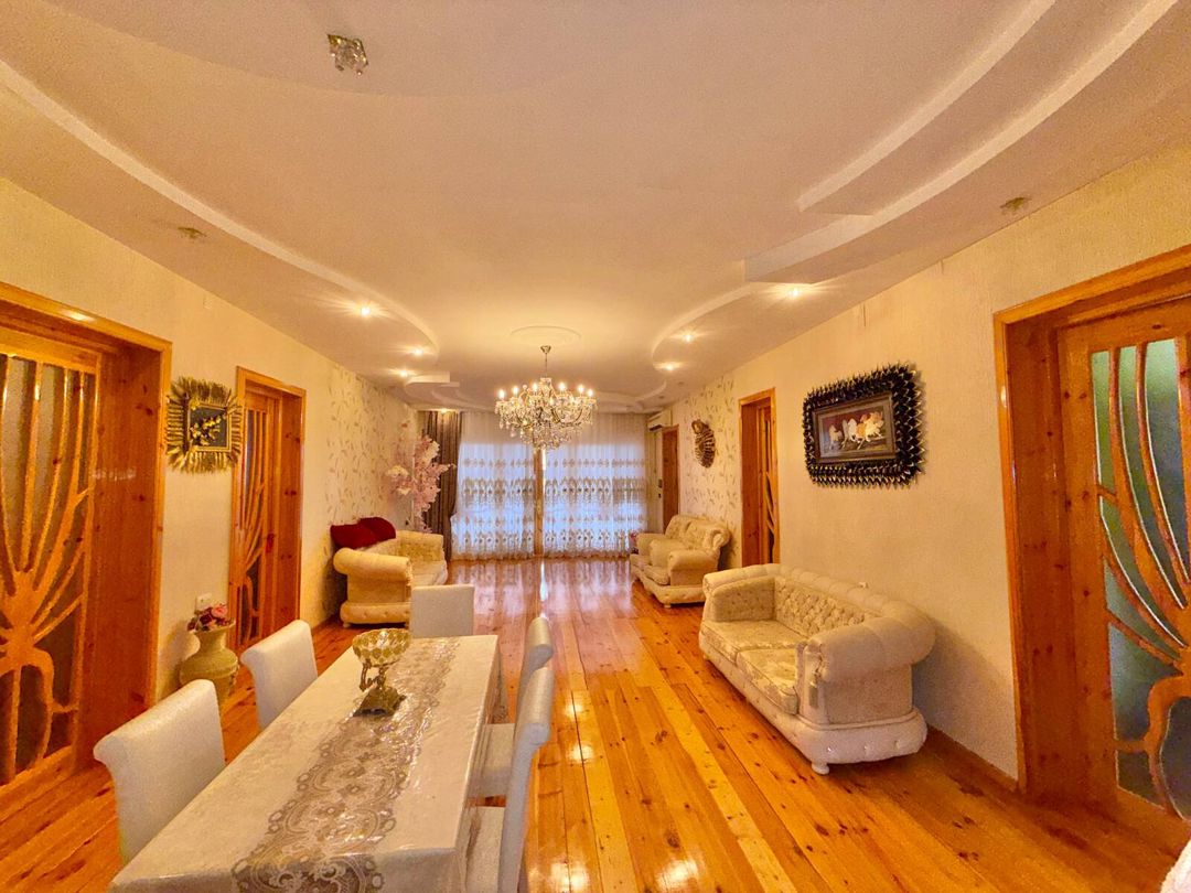 Satılır 4 otaqlı həyət evi/bağ evi 230 m² — Ev, villa, Gəncə (2)