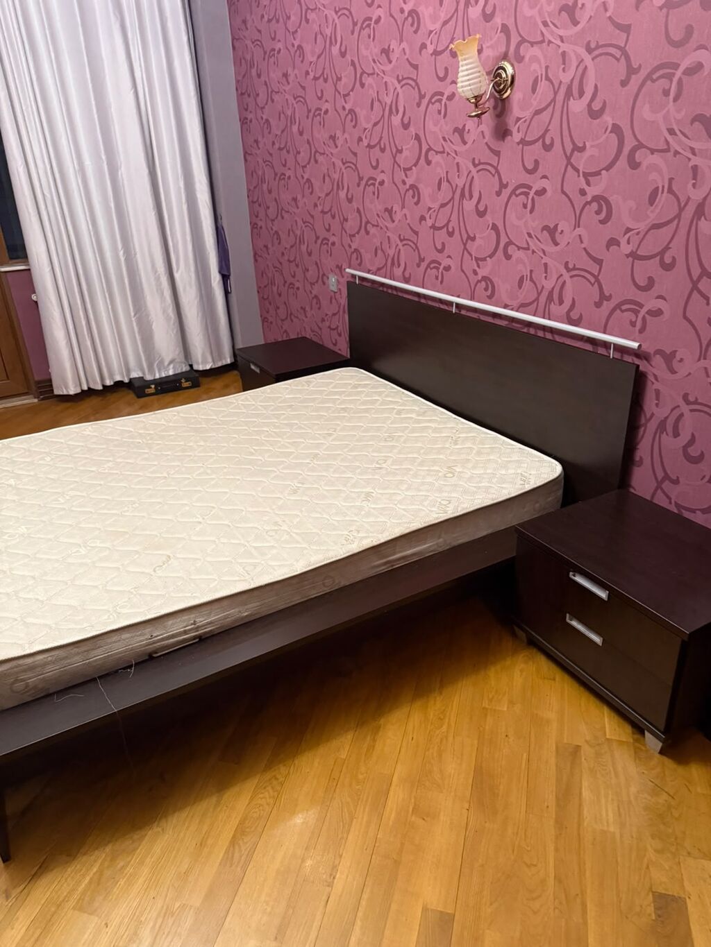 Taxt satılır tumbalarla birlikdə 120₼. matrası var.Ünvan 6 cı — Mebel, Bakı