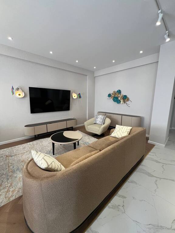 İcarəyə verilir 4 otaqlı yeni tikili 178 m² — Mənzil, Bakı (8)