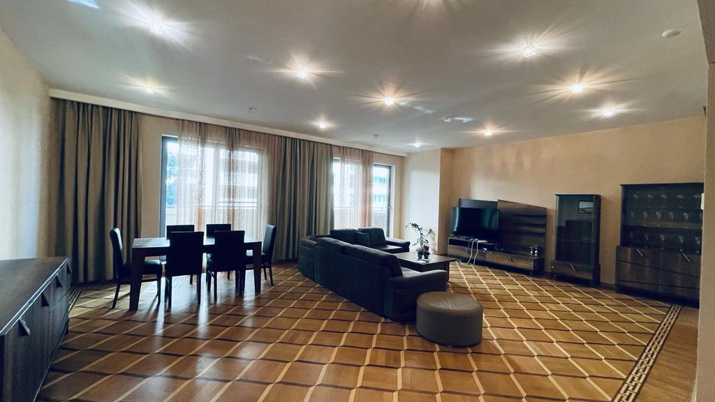 İcarəyə verilir 3 otaqlı yeni tikili 180 m² — Mənzil, Bakı (6)
