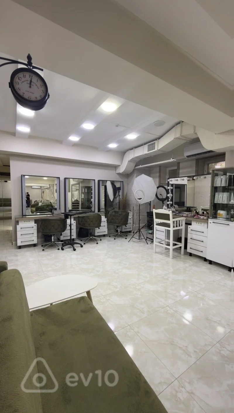 Obyekt, 220 m², Naxcani küçesi 32 — Əmlak, Bakı (9)