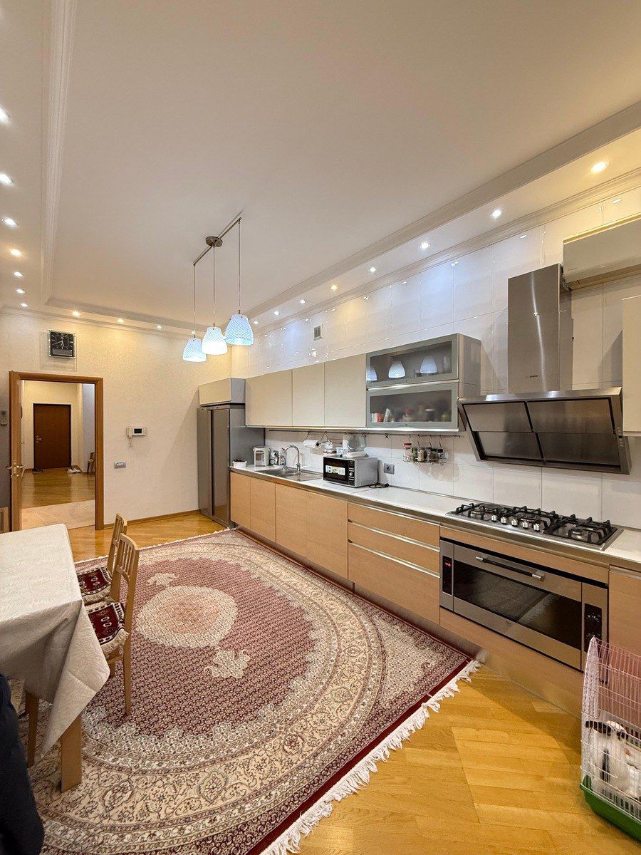 Satılır 4 otaqlı yeni tikili 200 m² — Mənzil, Bakı (6)
