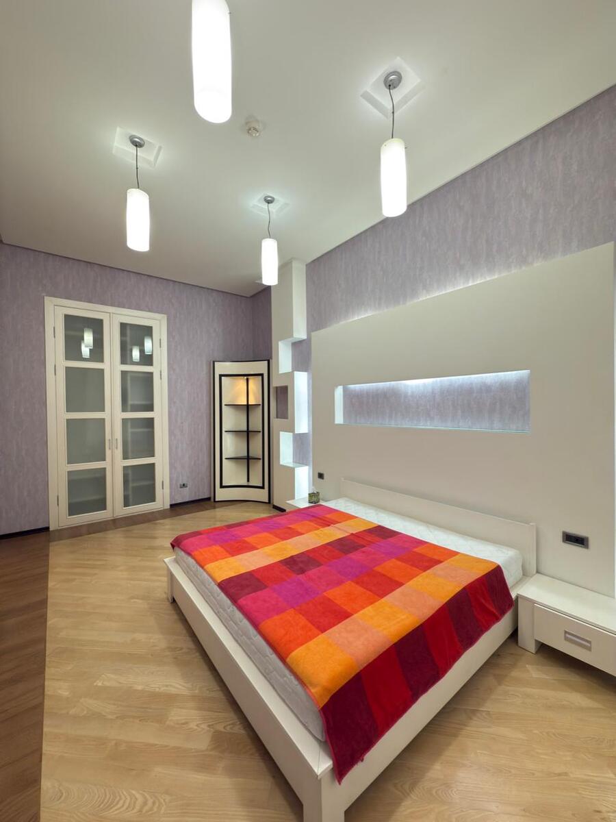 Satılır 3 otaqlı köhnə tikili 180 m² — Mənzil, Bakı (5)
