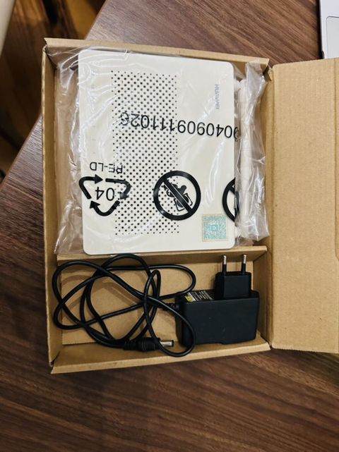 Huawei simli router/ONT cihazı Xüsusiyyətlər: - Brend: Huawei - Tip — Xırdalan