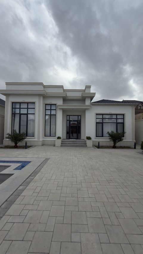 Satılır 4 otaqlı həyət evi/bağ evi 200 m² — Bakı