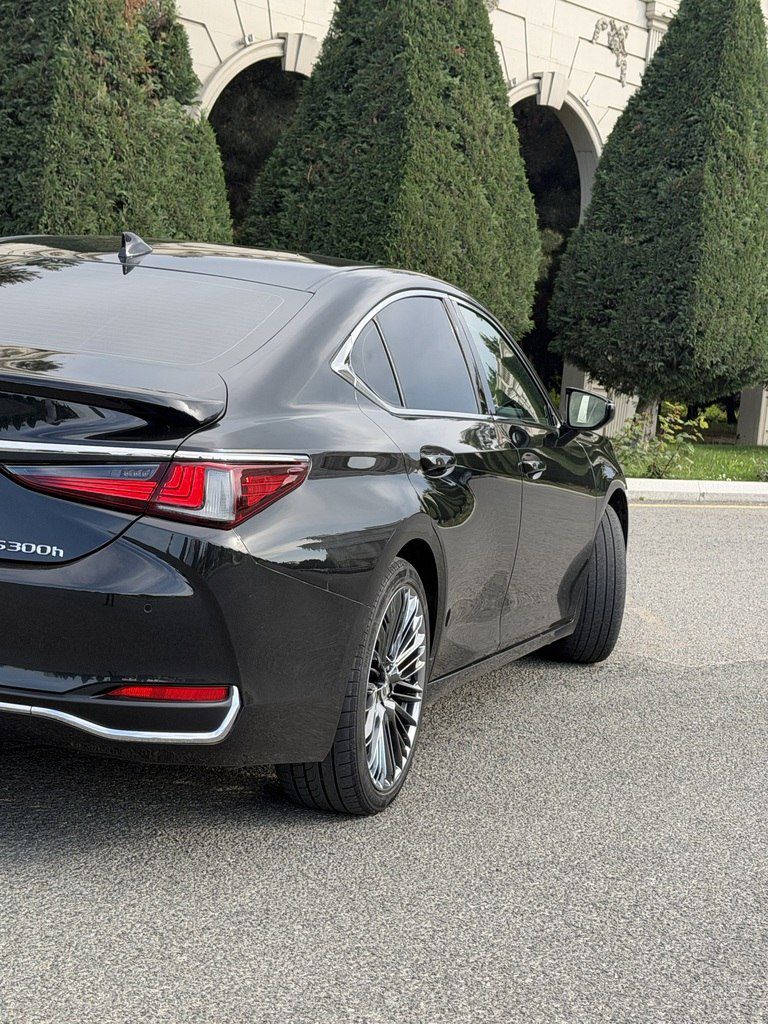 Lexus ES 300h, 2.5 L, 1.3 kWh, 2023 il, 57 000 km — Avtomobillər, Gəncə (9)