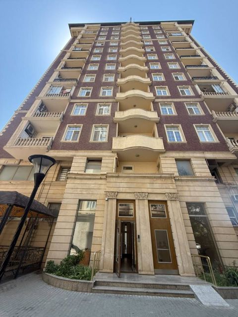 Satılır 3 otaqlı yeni tikili 133 m² — 410 000 ₼ · Bakı · Mənzil Satılır 3 otaqlı yeni tikili 133 m² — Bakı
