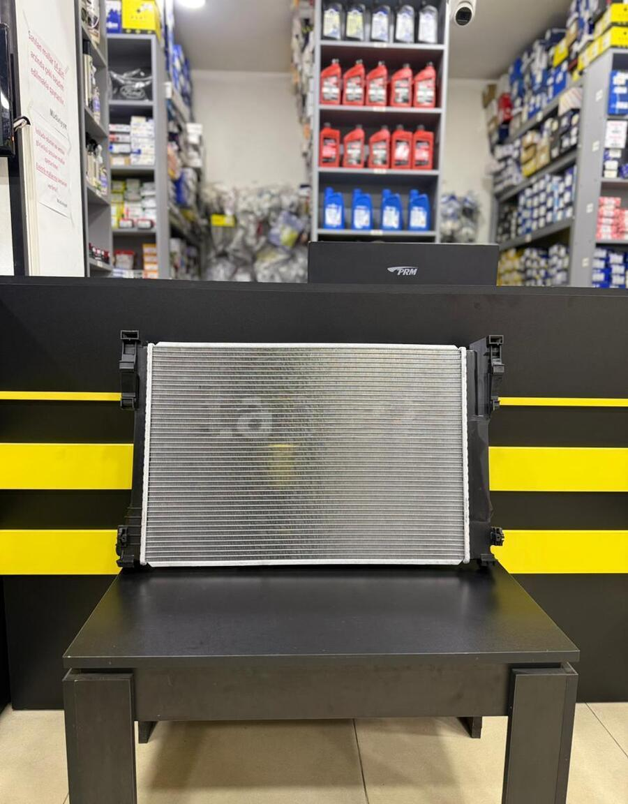 Su radiatoru Mercedes-Benz W204, W212, R172, C218 — Bakı