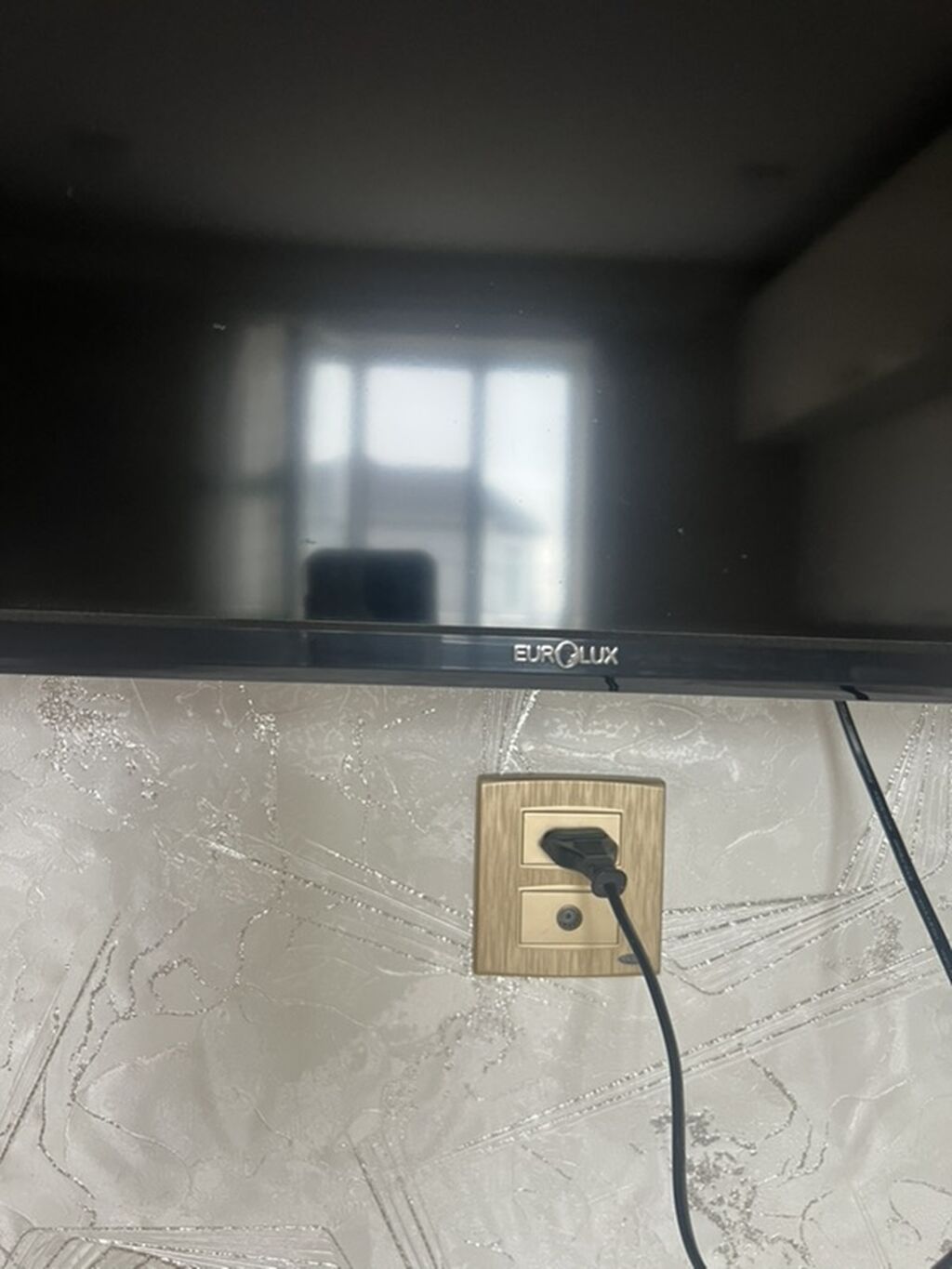 Eurolux LED televizor – divara quraşdırılmış - Brend/model: Eurolux — Televizorlar, Novxanı (2)