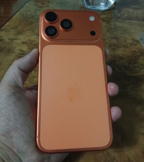 IPhone 17 Pro Max, Narıncı — 220 ₼ · Qobustan · Apple iPhone IPhone 17 Pro Max, Narıncı — Qobustan
