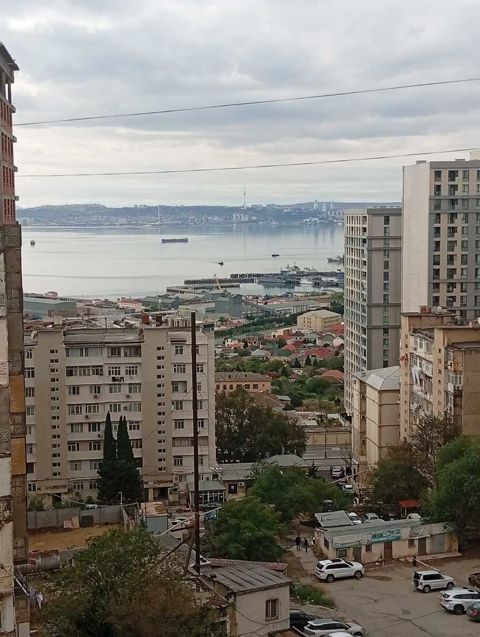 Satılır 3 otaqlı köhnə tikili 80 m² — Bakı