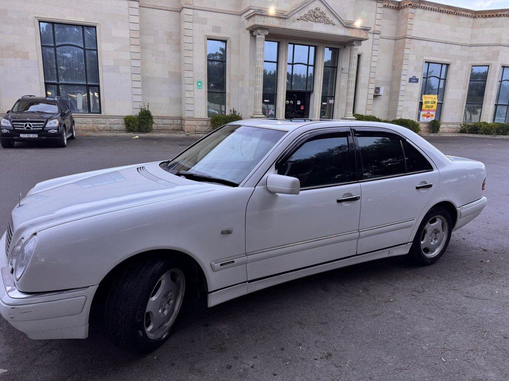Mercedes E 300, 3.0 L, 1998 il, 650 000 km 99-KF-130 — Avtomobillər, Bakı (4)