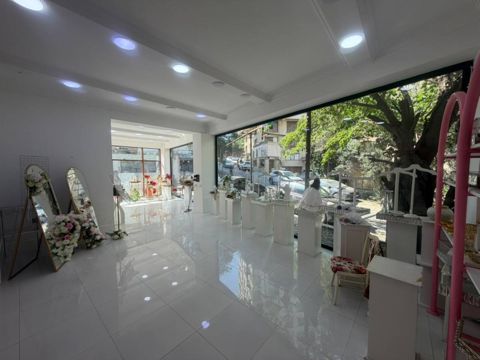 Satılır obyekt 85 m² — Bakı