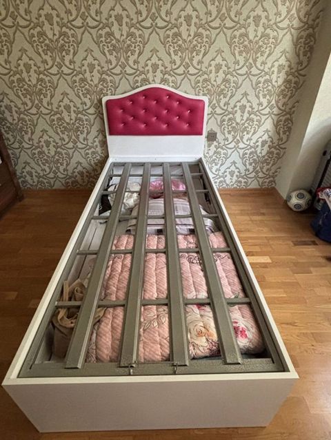 Qız üçün, İşlənmiş, Çarpayı, Bazasız, Matrassız, Siyirməli — Bakı