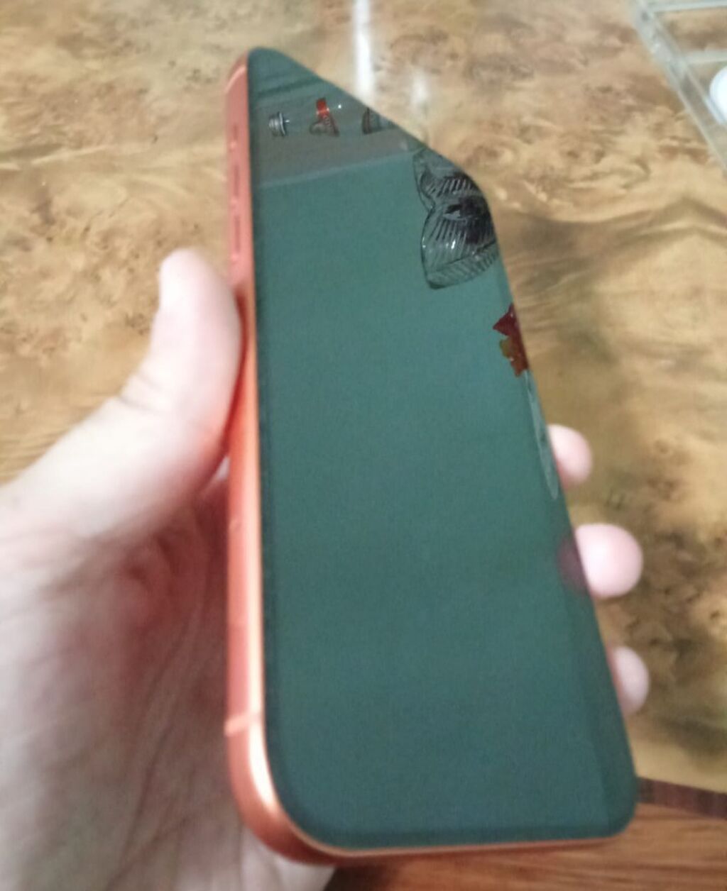 IPhone 17 Pro Max, Narıncı — Apple iPhone, Qobustan (2)