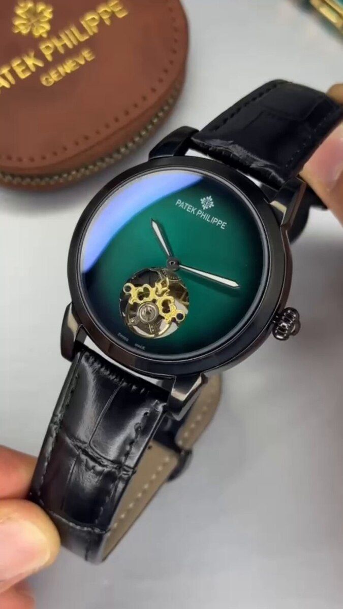 Patek Philippe qol saatı — Şəxsi əşyalar, Bakı