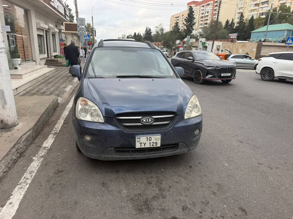 Kia Carens, 2.0 L, 2007 il, 357 000 km 10-TY-129 — Avtomobillər, Bakı