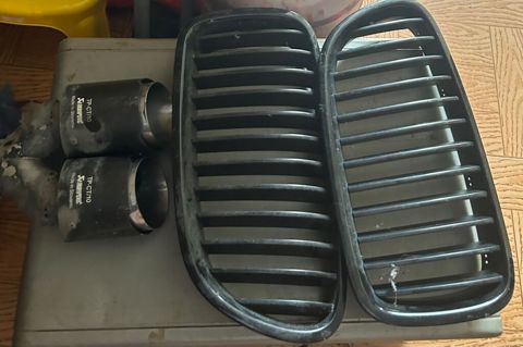 BMW üçün ön radiator barmaqlığı (iki hissə) və çıxış boruları (egzoz — 50 ₼ · Bakı · Soyutma sistemi BMW üçün ön radiator barmaqlığı (iki hissə) və çıxış boruları (egzoz — Bakı