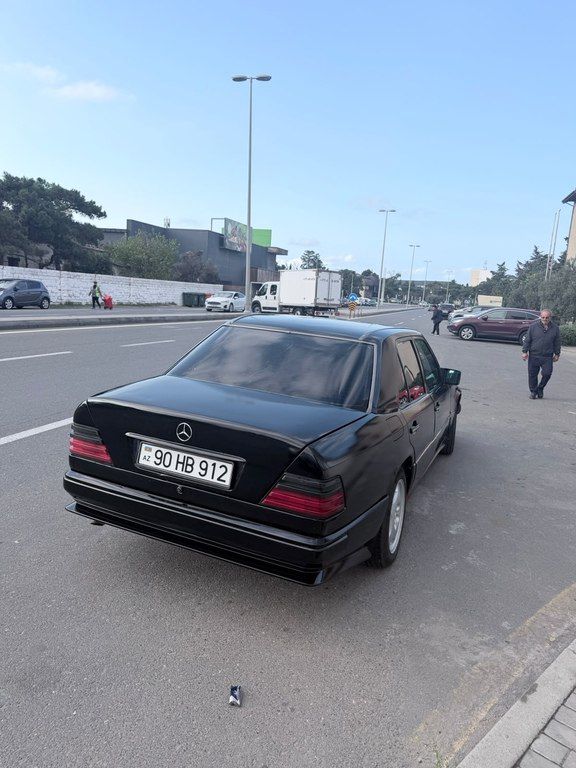 Mercedes E 200, 2.0 L, 1993 il, 250 000 km 90-HB-912 — Avtomobillər, Bakı (5)