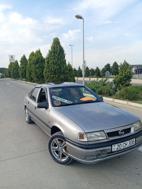 Opel Vectra, 1.8 L, 1993 il, 60 000 km — 4 500 ₼ · Bakı · Avtomobillər Opel Vectra, 1.8 L, 1993 il, 60 000 km — Bakı