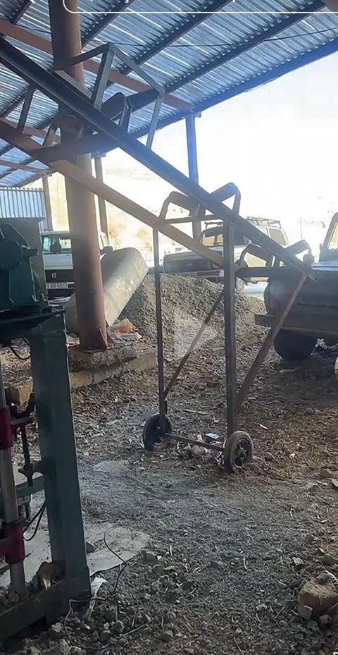 Sənaye tipli blok istehsal xətti Tərkibi və təyinatı: - Vibro-press — Bakı