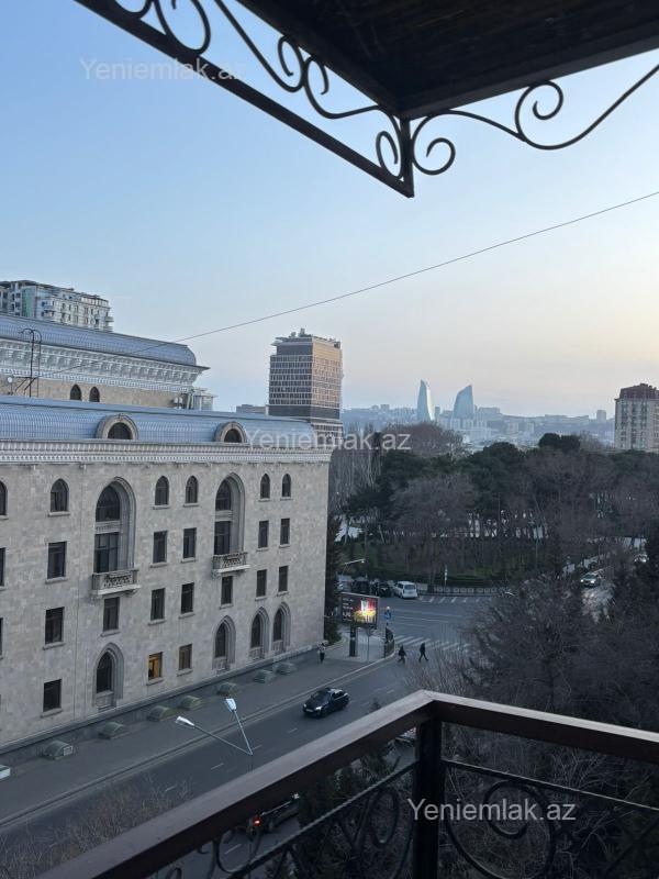Satılır 3 otaqlı Bina evi menzil (Köhnə tikili), 75 m², Nəsimi rayonu — Mənzil, Bakı (2)