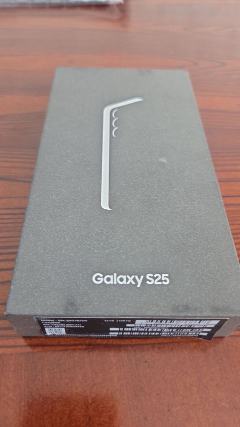 Samsung Galaxy S25, 128 GB, rəng - Gümüşü, İki sim kartlı — Bakı