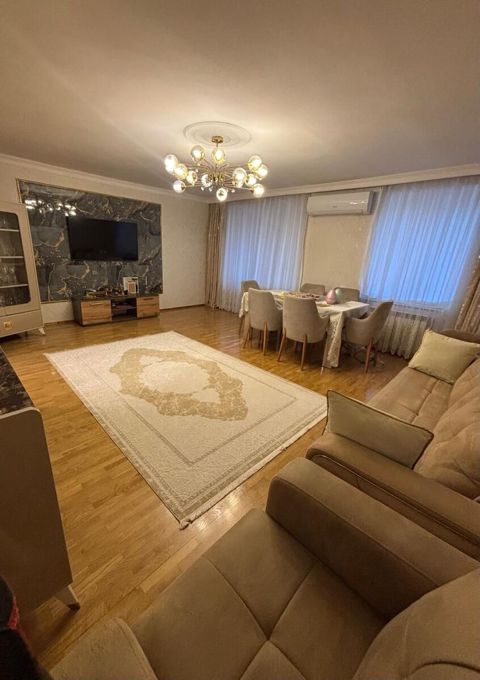 Satılır 3 otaqlı köhnə tikili 75 m² — Bakı