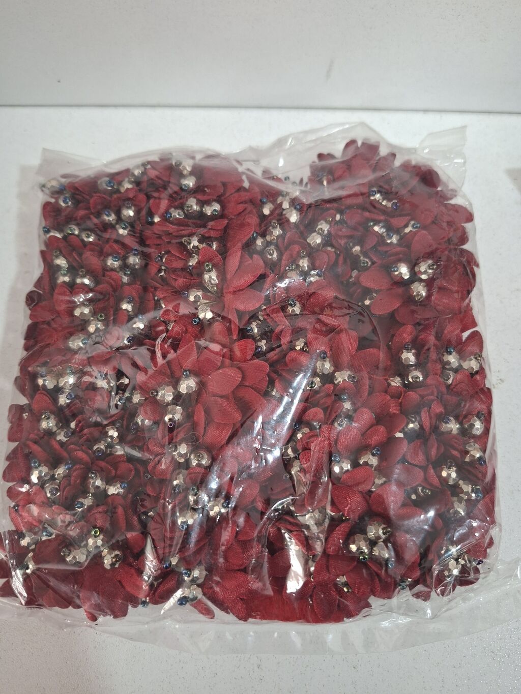 Qırmızı bəzəkli süni çiçəklər (toplu paket) - Material: parça — Vaazalar, kreslolar, süni çiçəklər, Digah