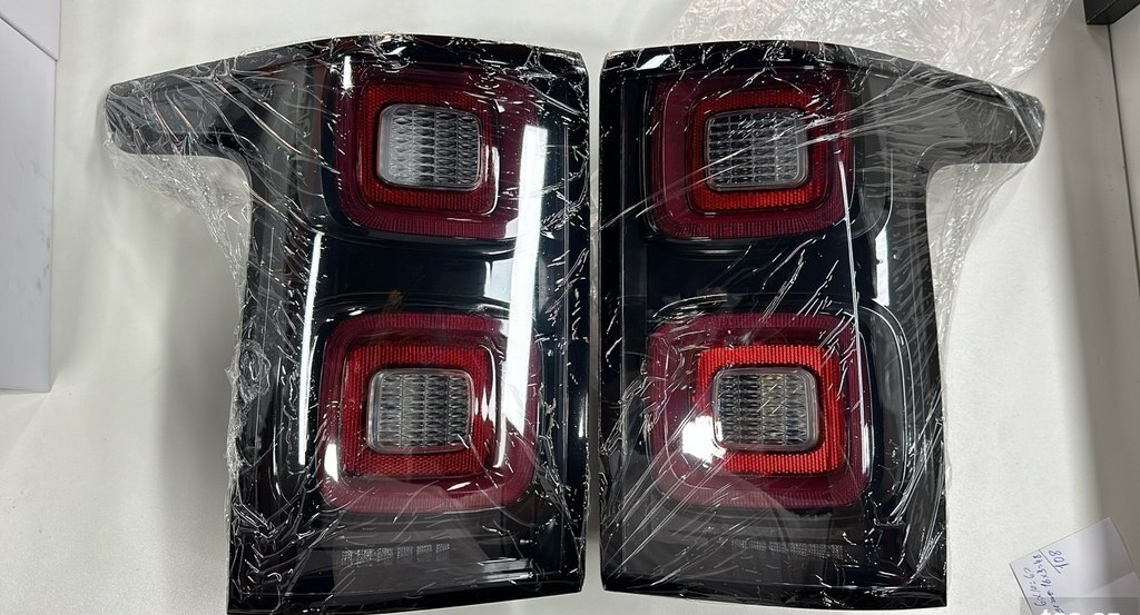 Arxa stop işıqları Range Rover Vogue — 280 ₼ · Bakı · Avtomobil işığı Arxa stop işıqları Range Rover Vogue — Bakı