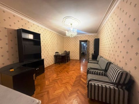 Satılır 3 otaqlı köhnə tikili 85 m² — Bakı
