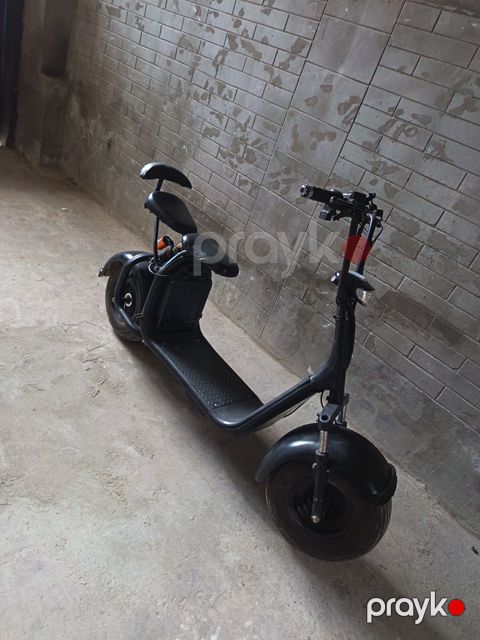 Elektrik skuteri kök təkərləri ilə — Bakı